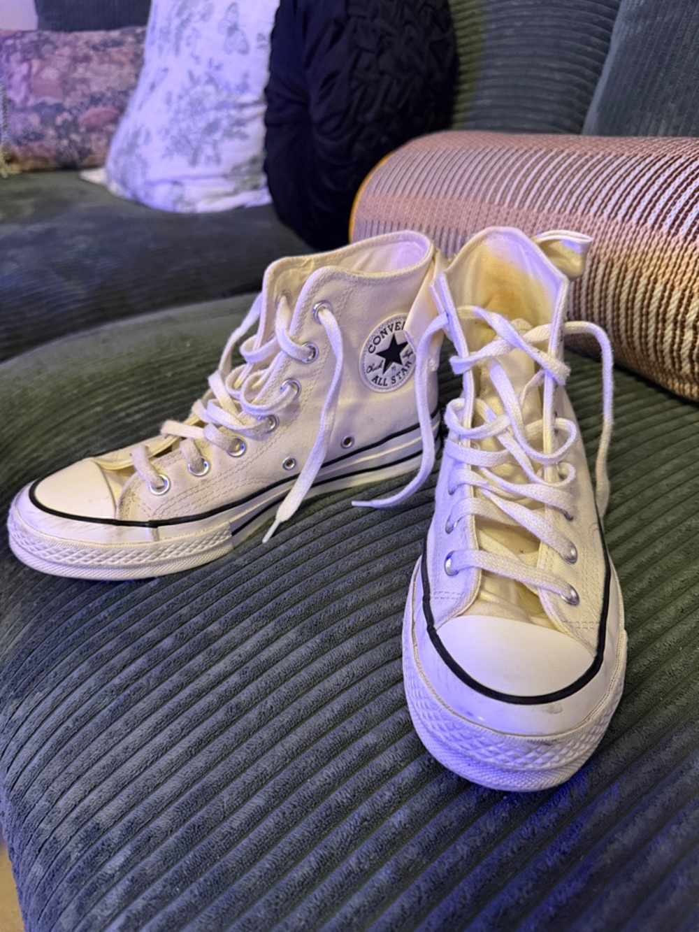 Converse White High-Top Canvas Sneakers with Bows Size 7.5